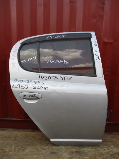 Used Toyota  DOOR GLASS REAR RIGHT